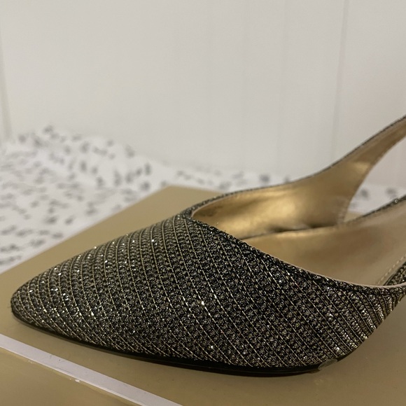 Sandals - Picture 2 of 6